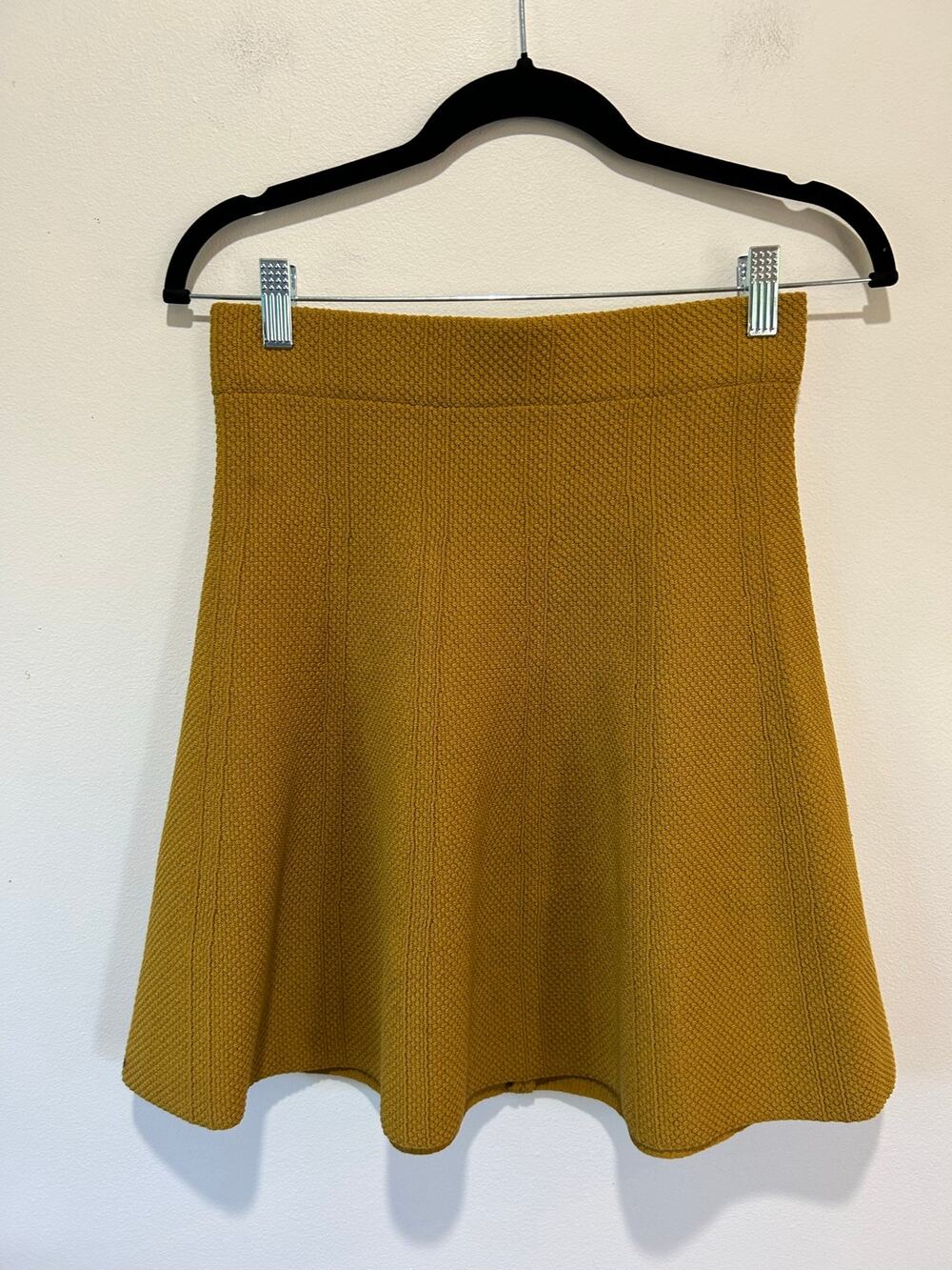 Zara Basic skirt size M yellow knit elastic